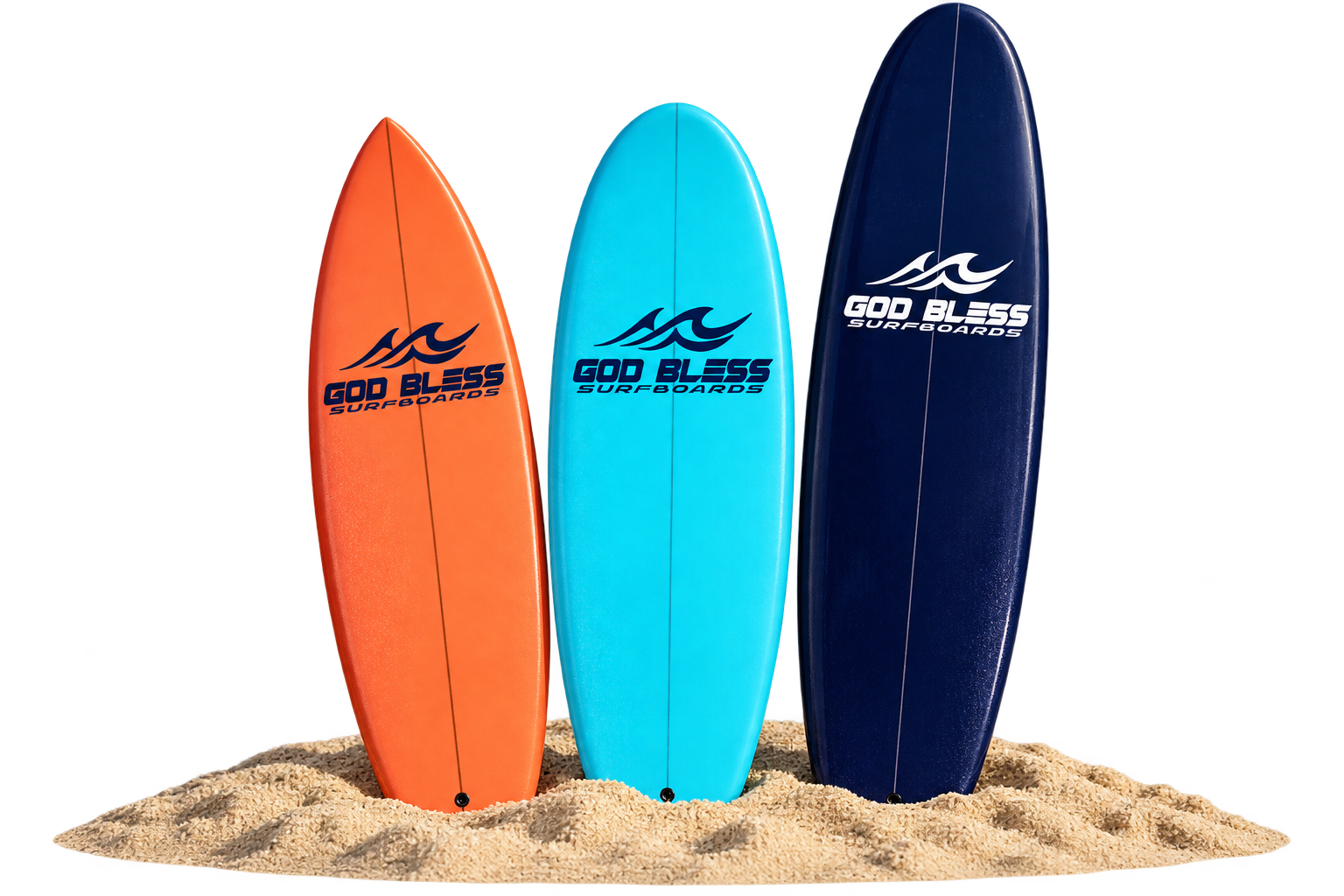 Três pranchas Godbless coral, azul claro e azul escuro fincadas na areia